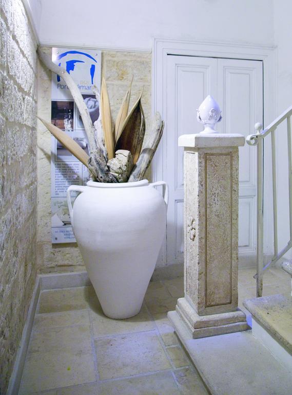 Portadamare Bed and Breakfast Trani Exteriör bild